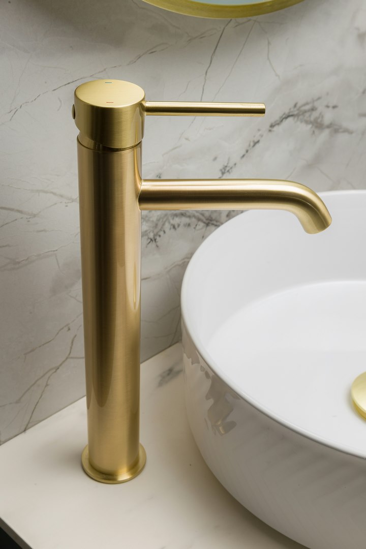 minimalist design basin faucet
