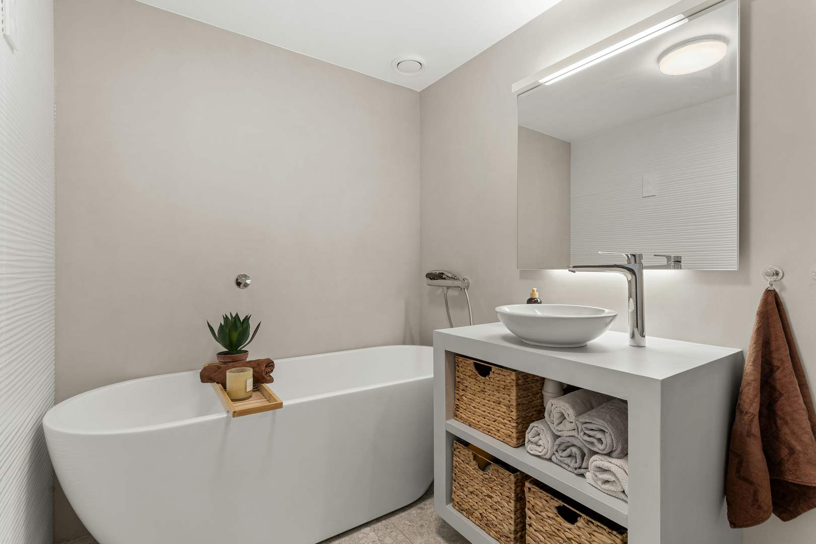 Smart Basin Designs for Modern Bathroom